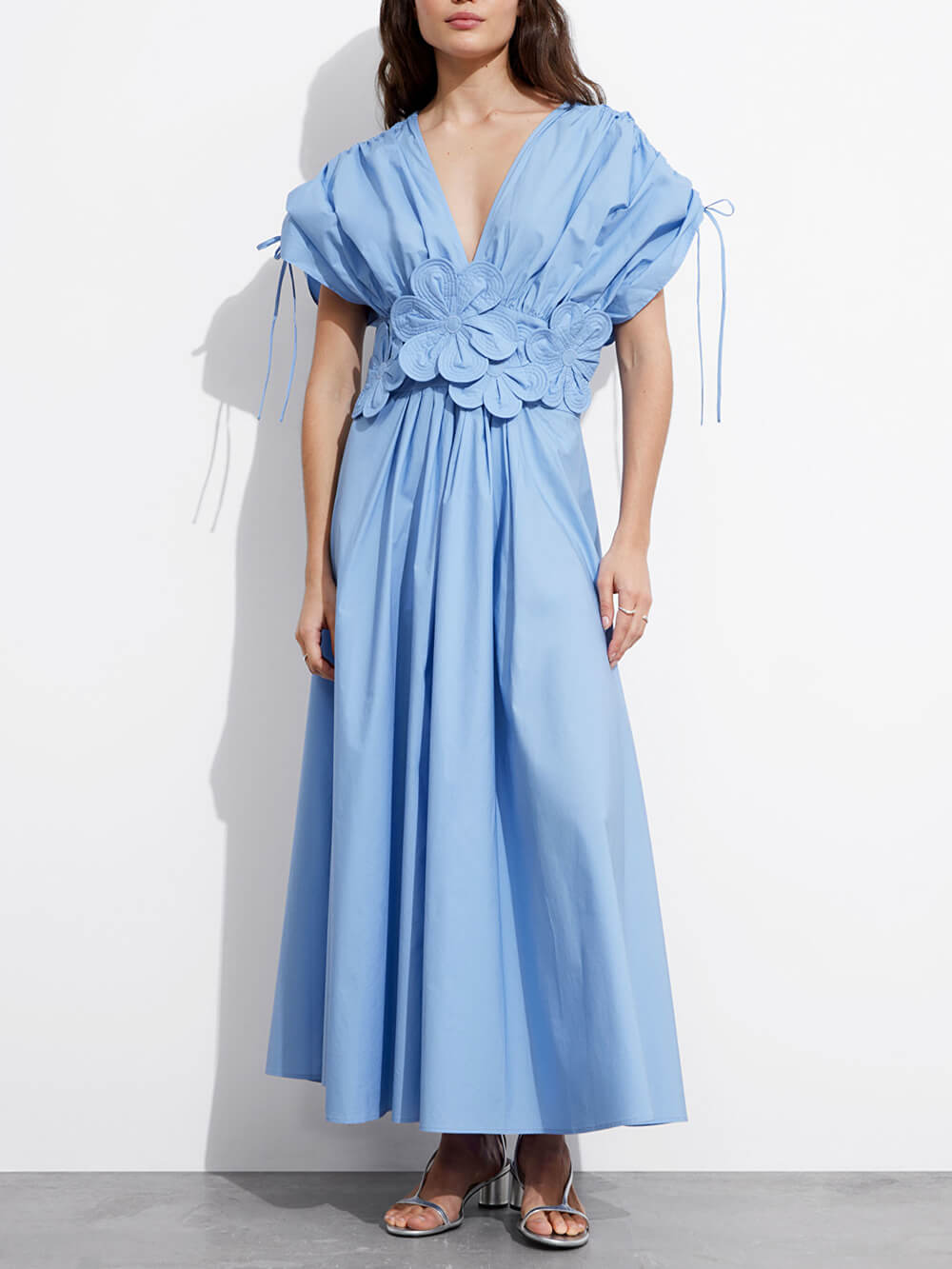 Midikleid mit Blumenapplikation