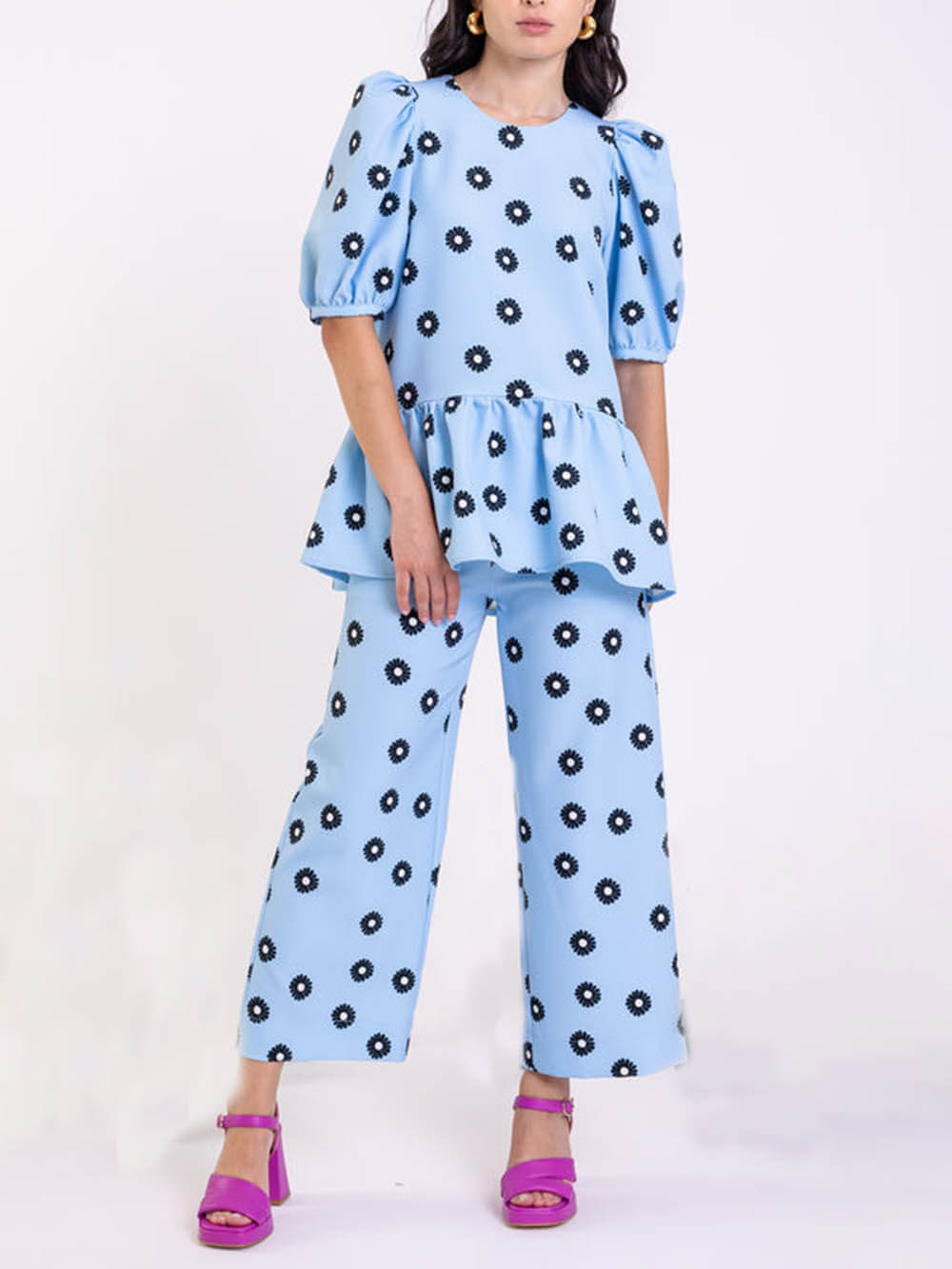 Pantalon large classique à poches et fleurs de marguerite