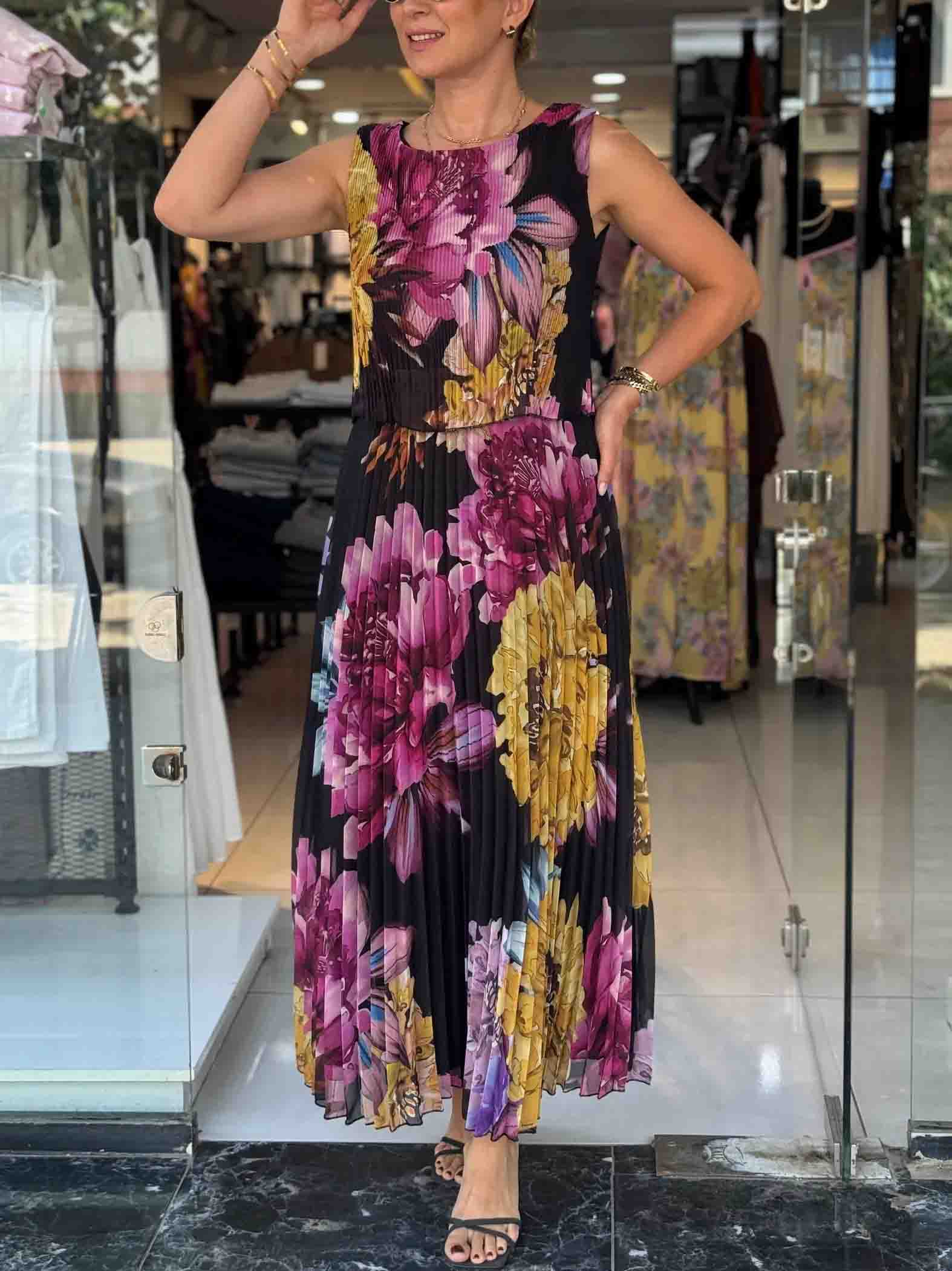 Elegantes doppellagiges, plissiertes Maxikleid aus Chiffon mit Print