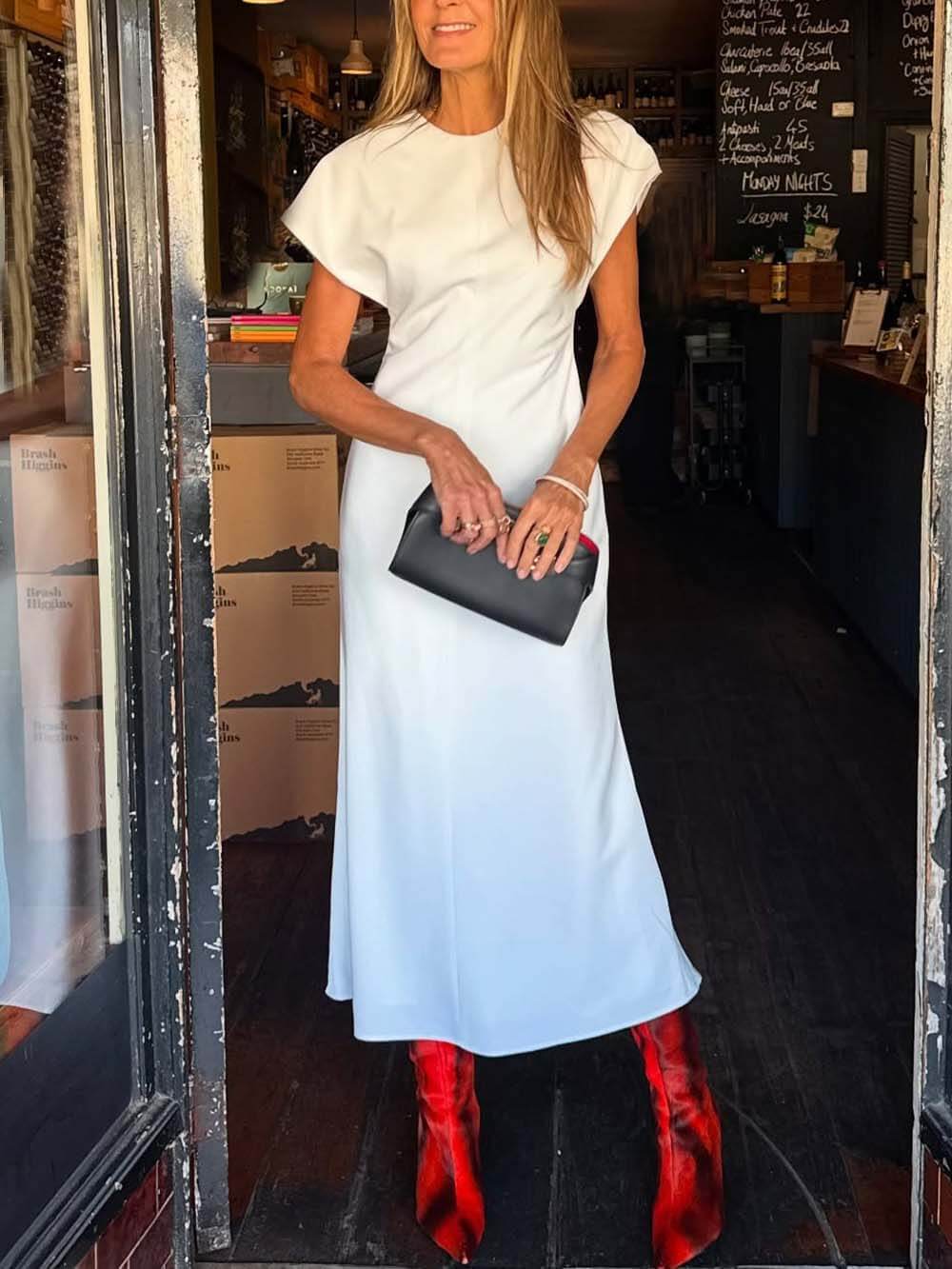 Elegantes, schmales Maxikleid mit überschnittenen Schultern