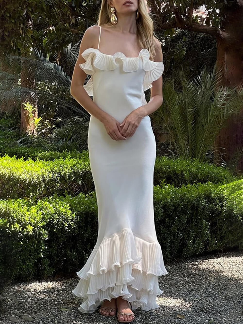 Elegantes Maxikleid aus plissiertem Chiffon mit Rüschenbesatz und Spaghettiträgern
