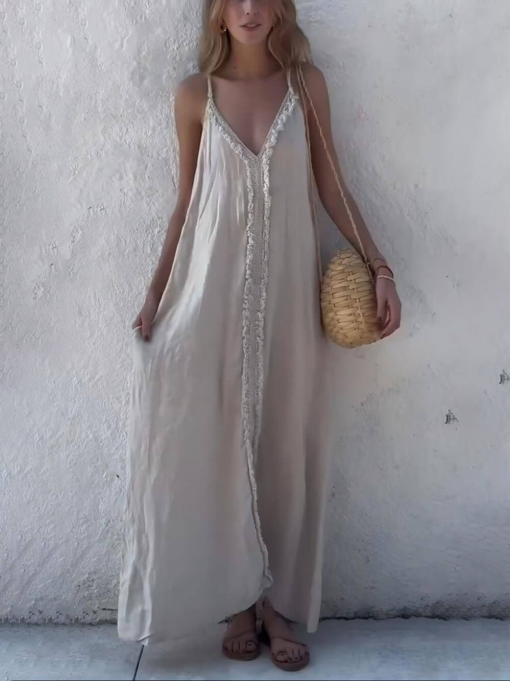 Robe longue à bretelles et col en V, moderne et unique, avec décoration en dentelle