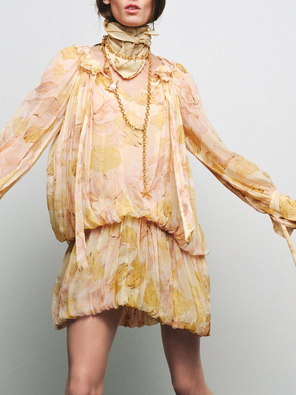 Wunderschönes Minikleid mit Blumenmuster und Ballonärmeln, Puffsaum und elastischer Taille