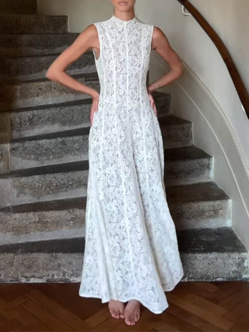 Elegantes, zeitloses, ärmelloses, figurbetontes Maxikleid aus Spitze