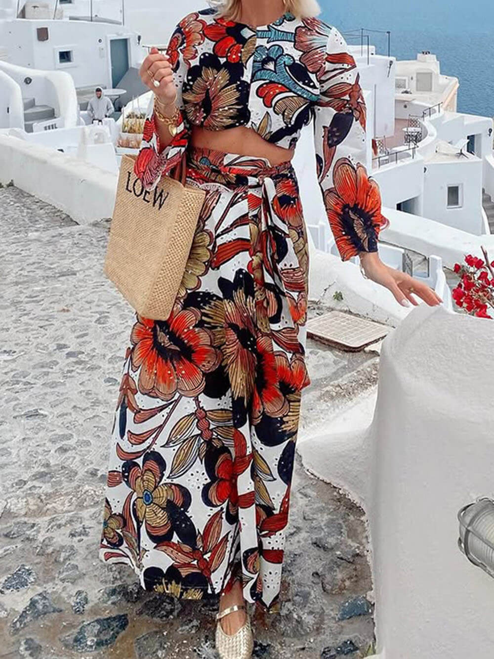 Robe longue à lacets et imprimé coloré unique, nombril nu