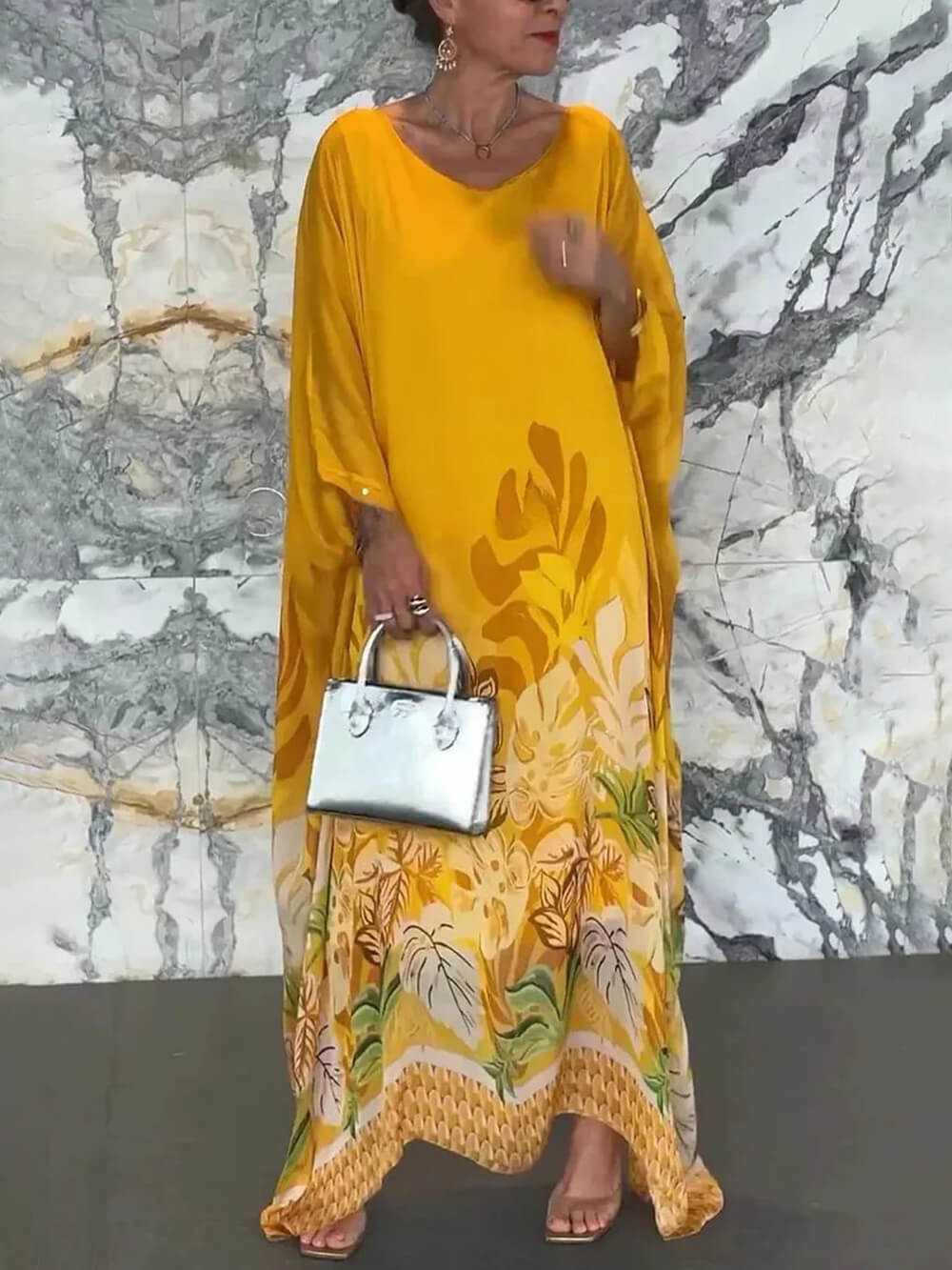 Robe longue surdimensionnée à manches chauve-souris et imprimé végétal