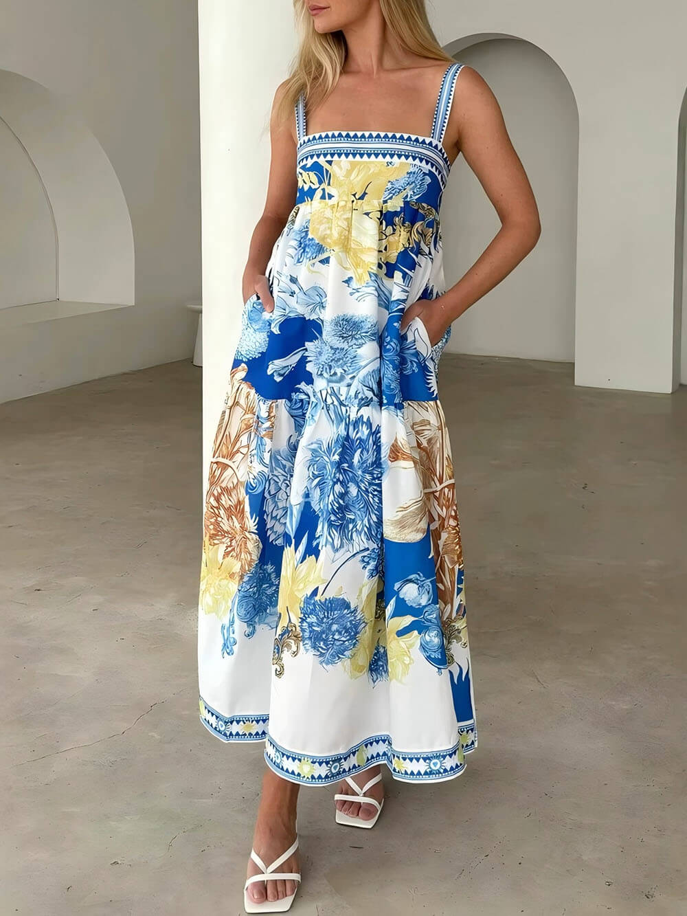 Modisches Hosenträgerkleid im europäischen Urlaubsstil mit festem Aufdruck