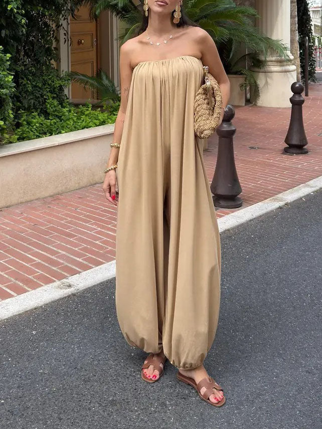 Lässiger, modischer Jumpsuit mit Wickelausschnitt