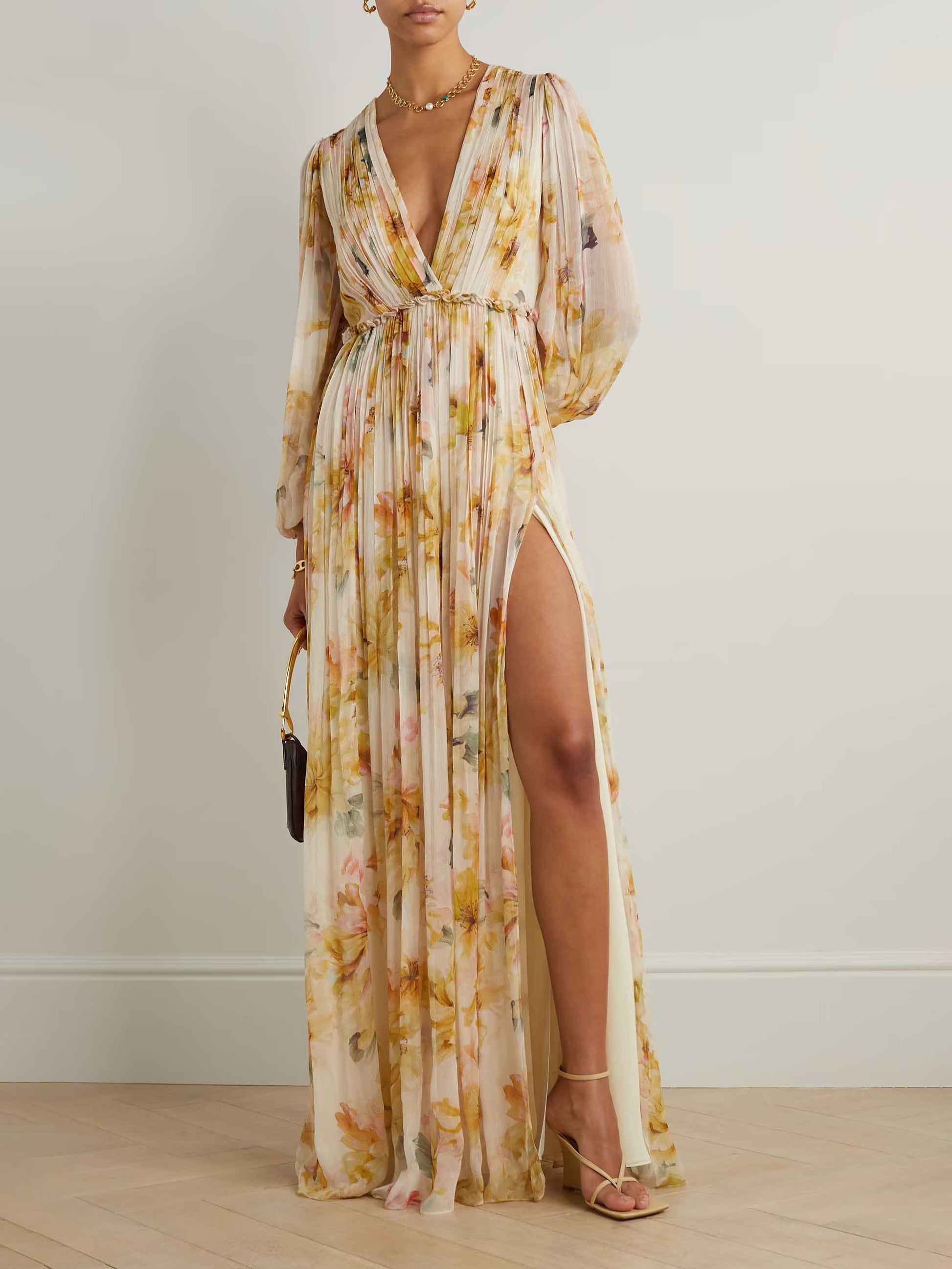 Robe longue plissée en mousseline de soie à imprimé floral et col en V