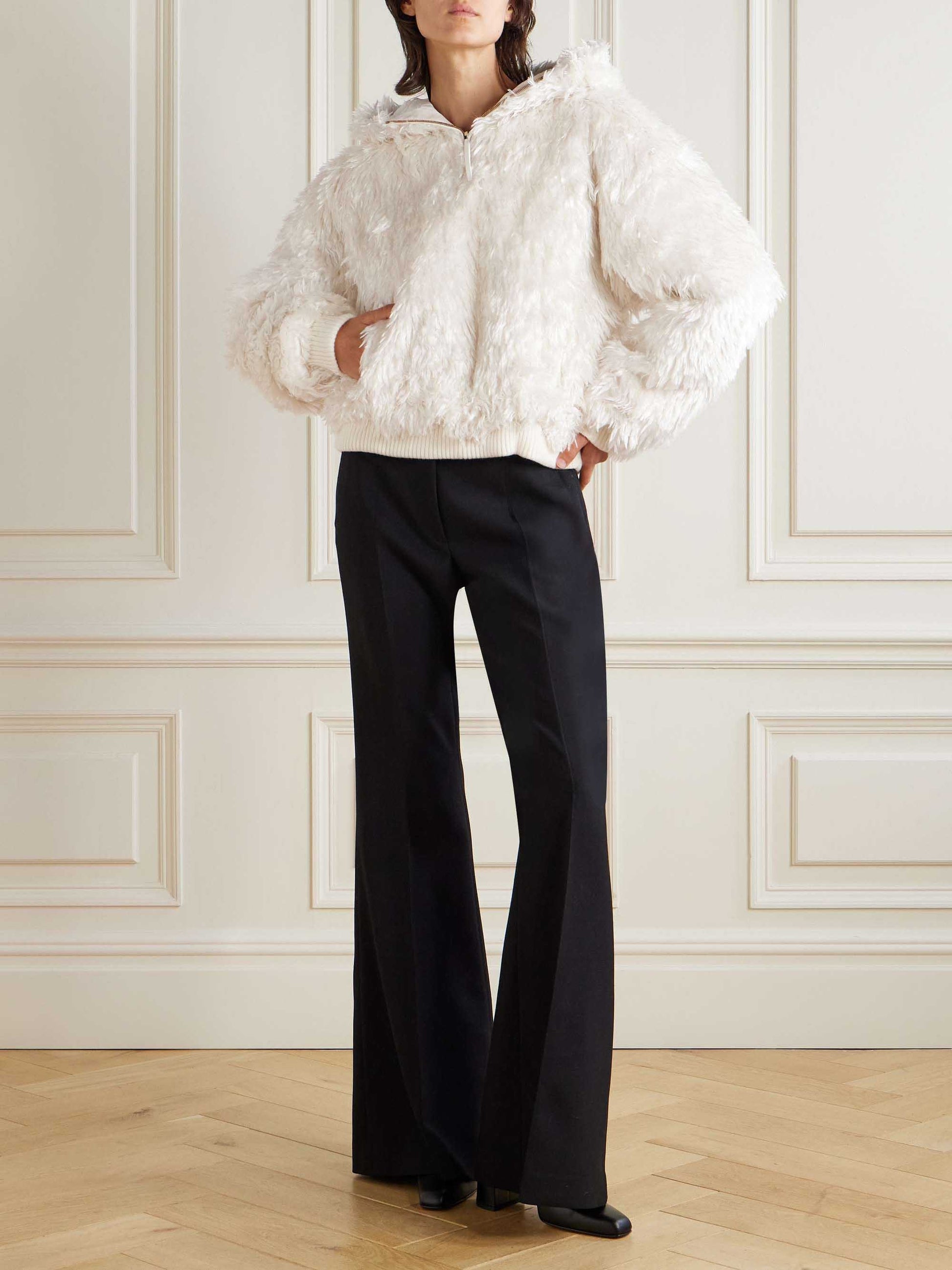 Exquisite Plüschjacke mit Kapuze