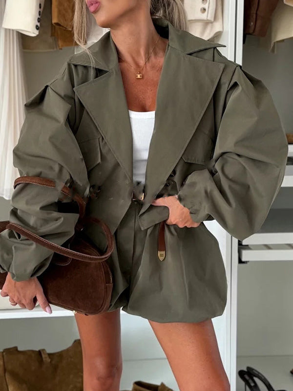 Elegante, kurze Jacke mit gerüschten Ärmeln