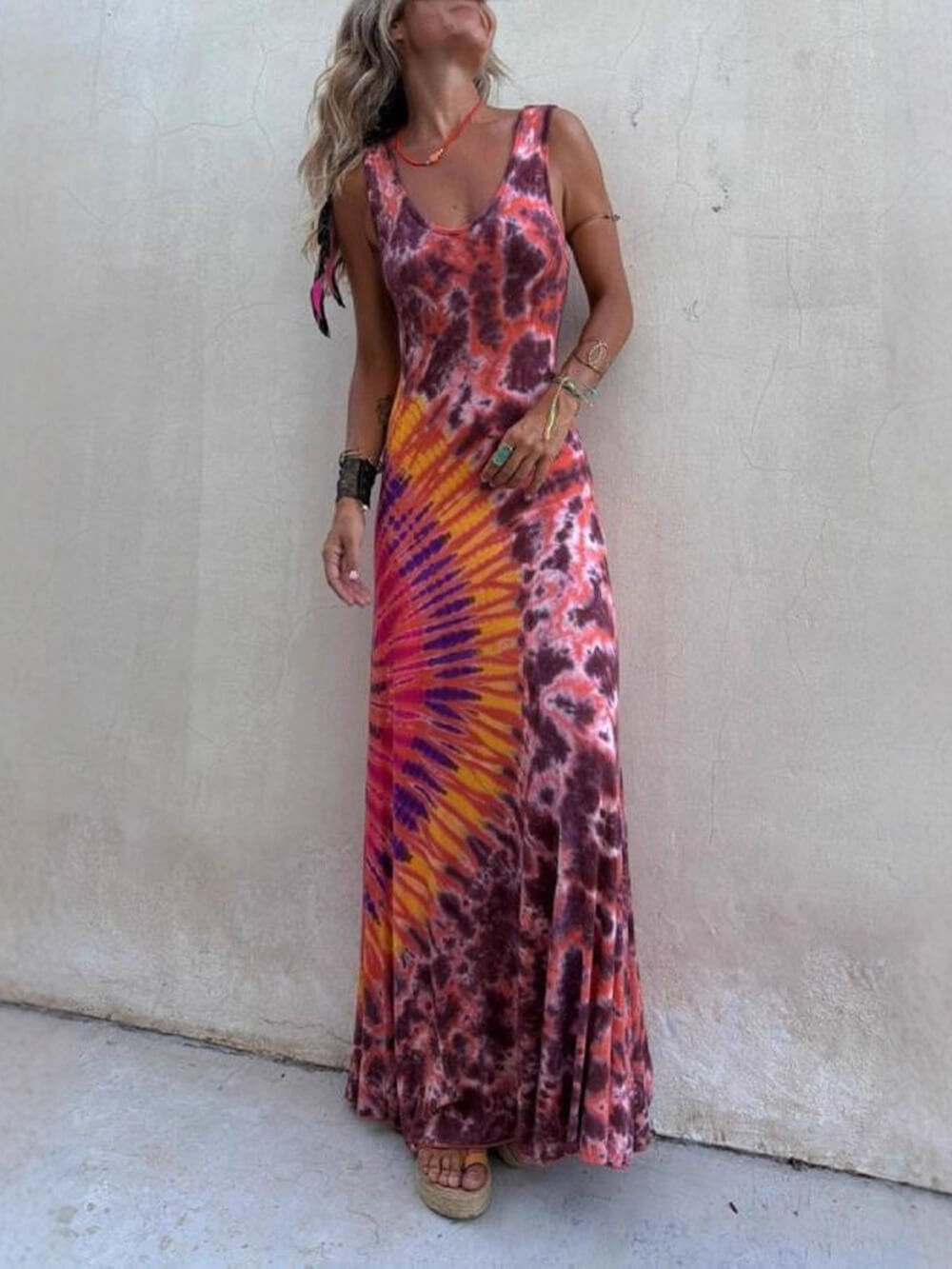 Robe longue d'été unique à imprimé placement sans manches et nouée dans le dos