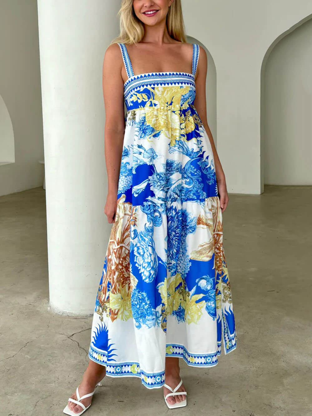 Modisches Hosenträgerkleid im europäischen Urlaubsstil mit festem Aufdruck
