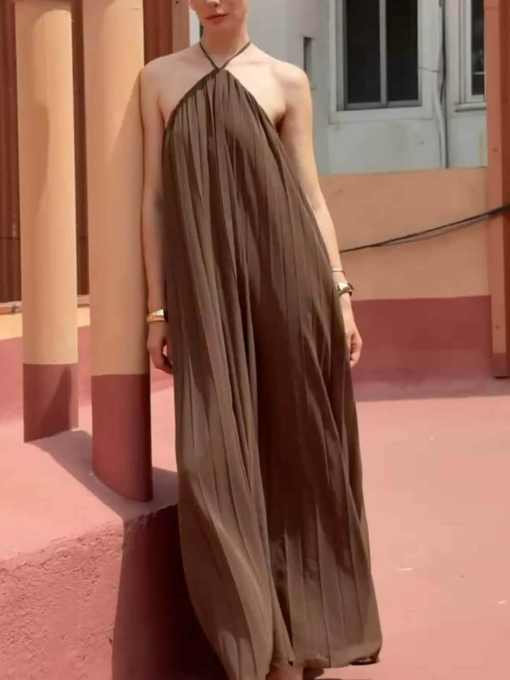 Retro Neckholder-Maxikleid mit Plissee und rückenfreiem Schnitt