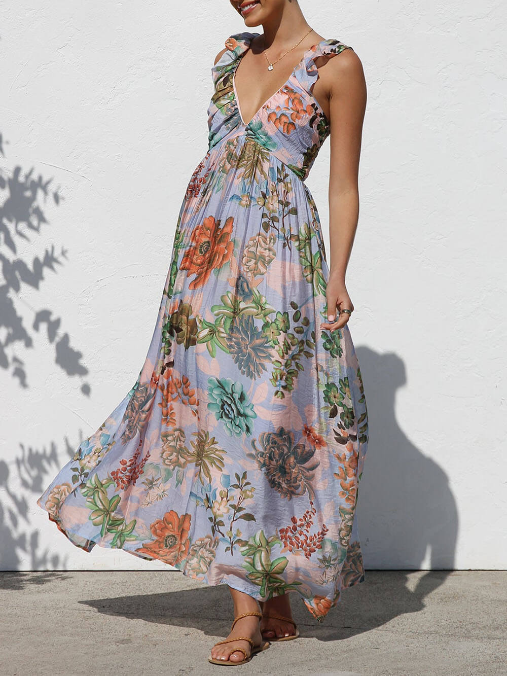Robe longue à imprimé floral unique et magnifiquement plissée avec manches à volants