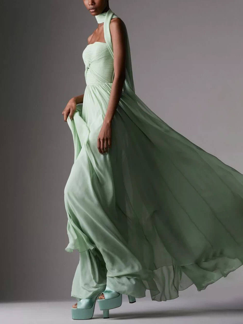 Jupe longue plissée élégante sans manches avec robe bustier à ruban