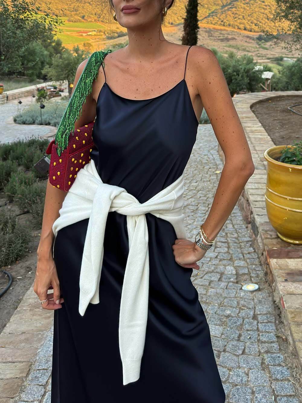 Robe longue décontractée en satin dos nu