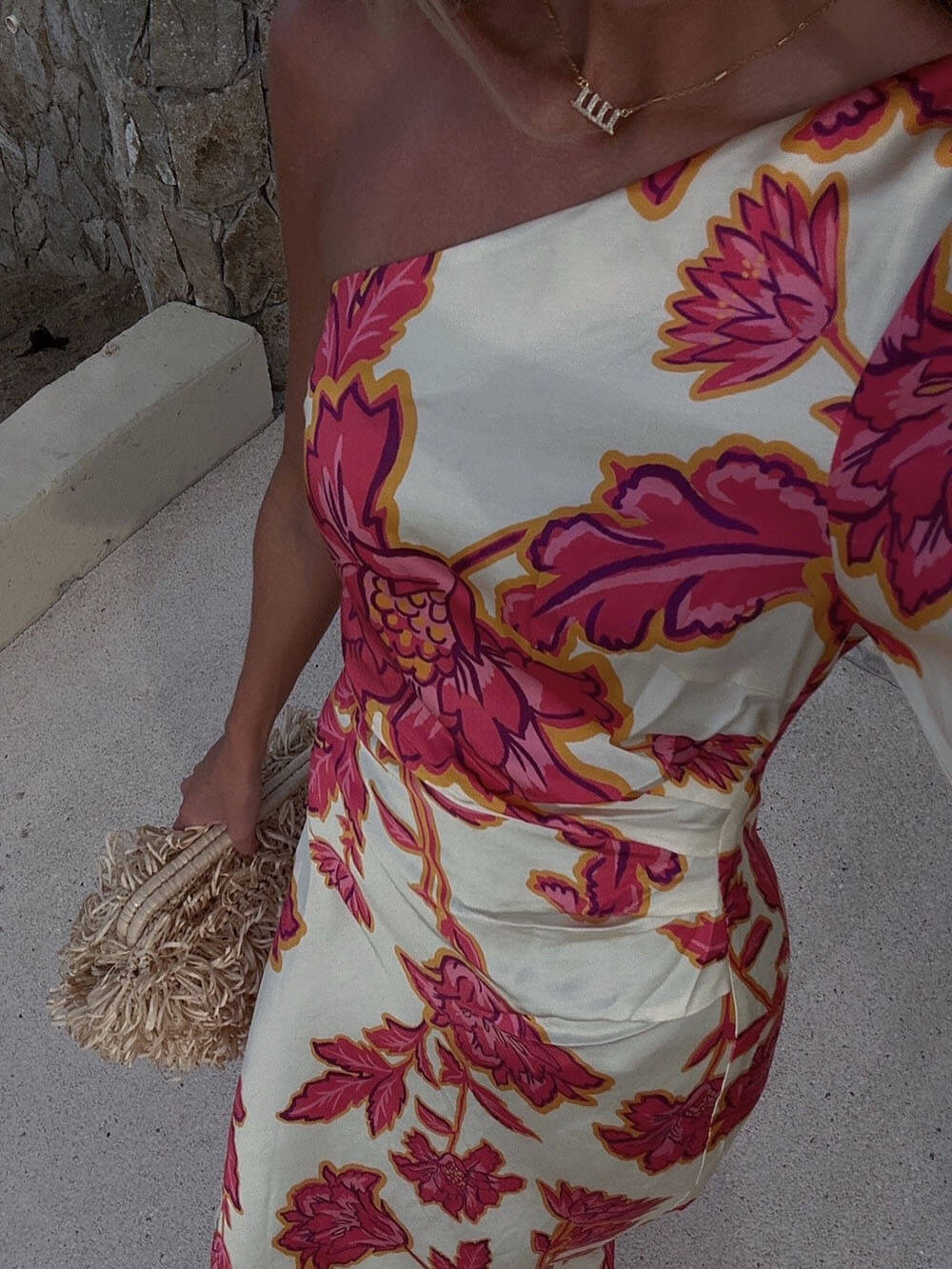 Robe longue évasée à une épaule en satin à imprimé floral unique