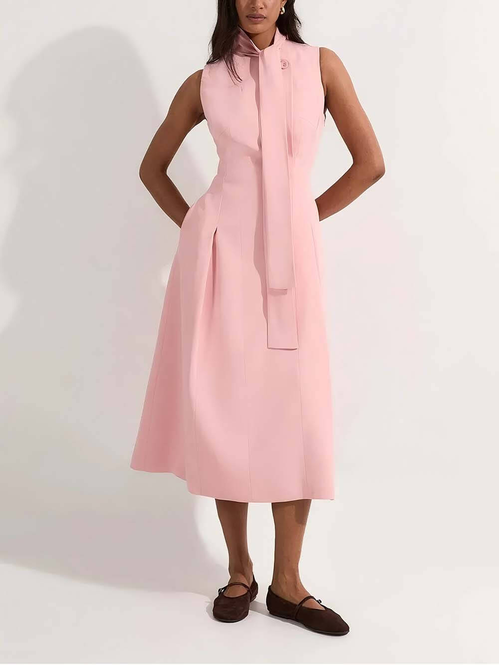 Robe midi élégante ajustée à nouer