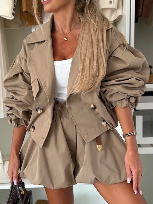 Elegante, kurze Jacke mit gerüschten Ärmeln