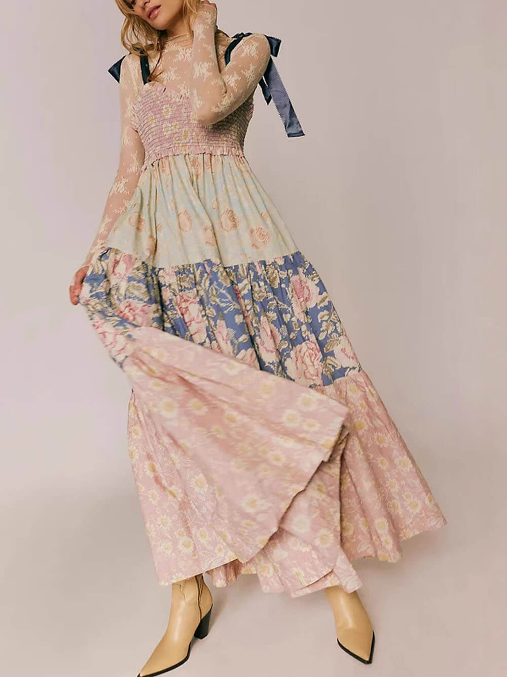 Klassisches Unterkleid mit Blumenmuster im französischen Stil