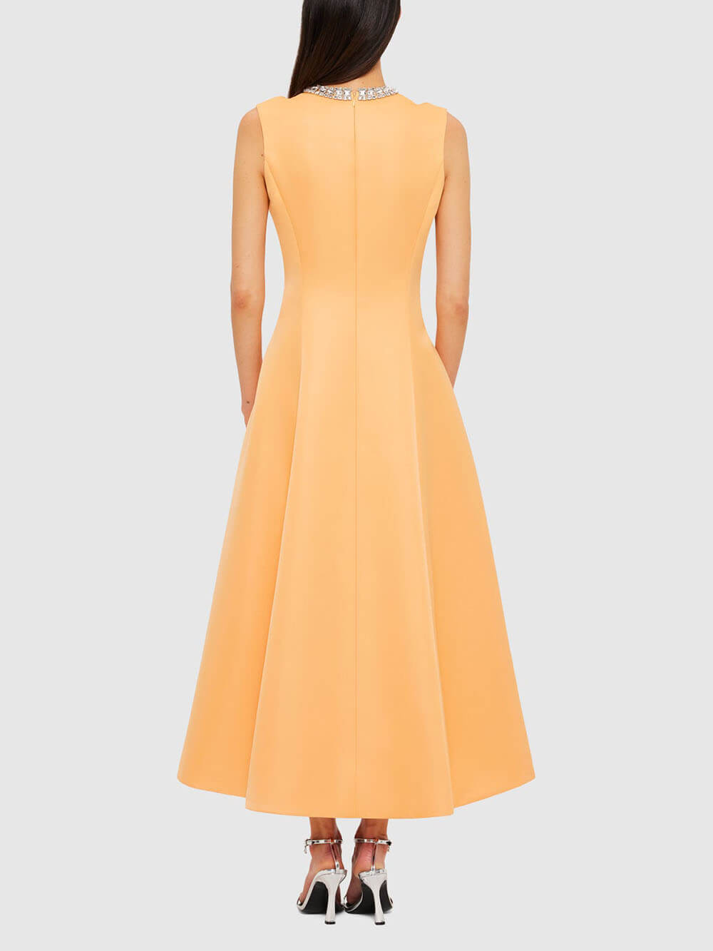 Anspruchsvolles Maxikleid mit Paillettenverzierung