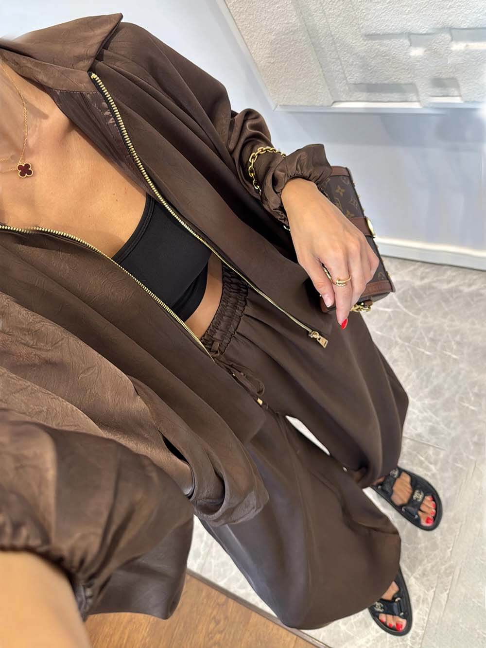 Pantalon bouffant ample en satin élégant