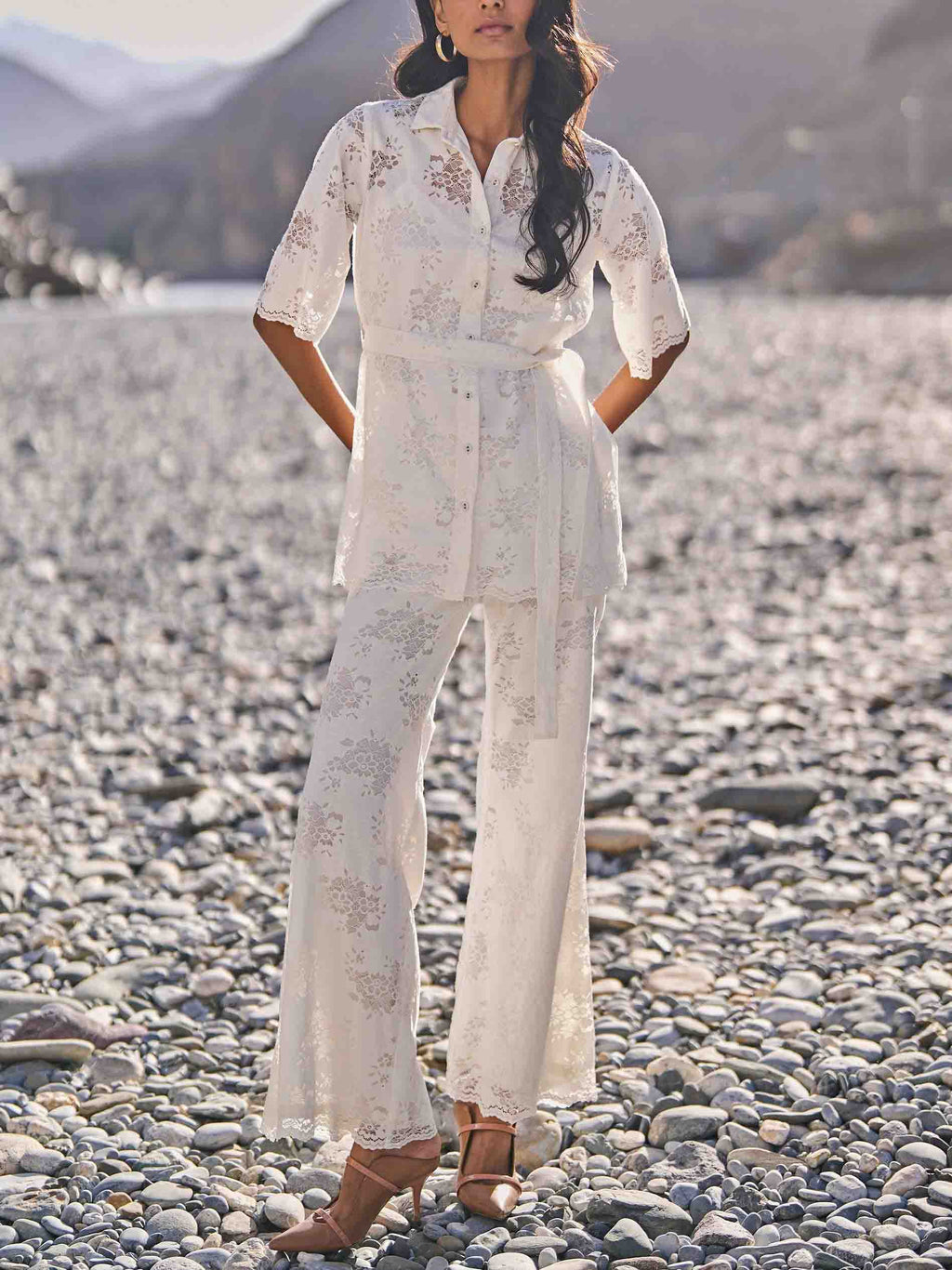 Elegant Floral Lace Short-sleeved Tie-front Shirt