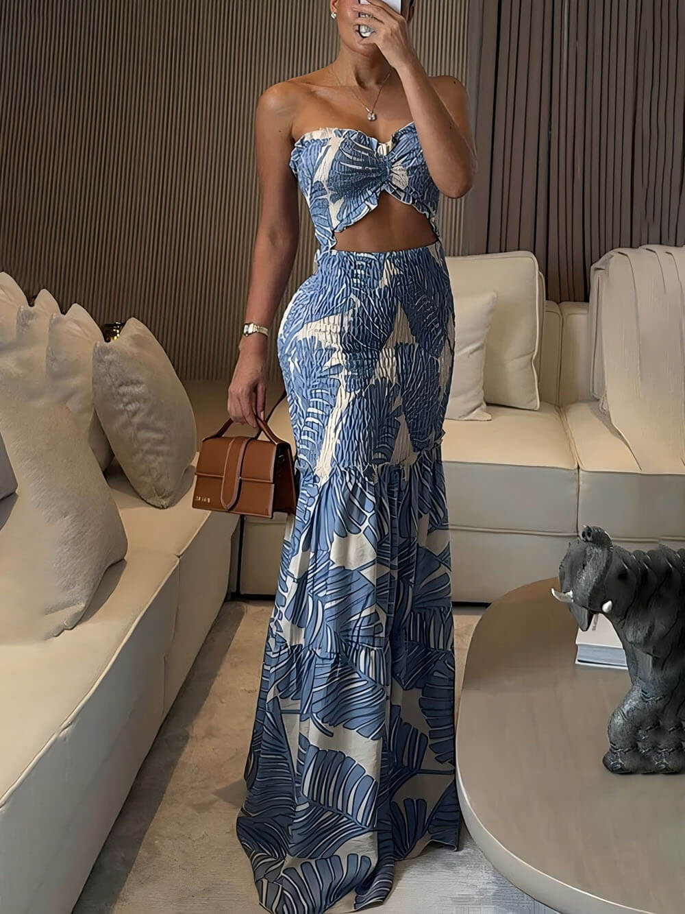 Robe longue extensible à smocks et découpes florales exquises, col licou, queue de poisson