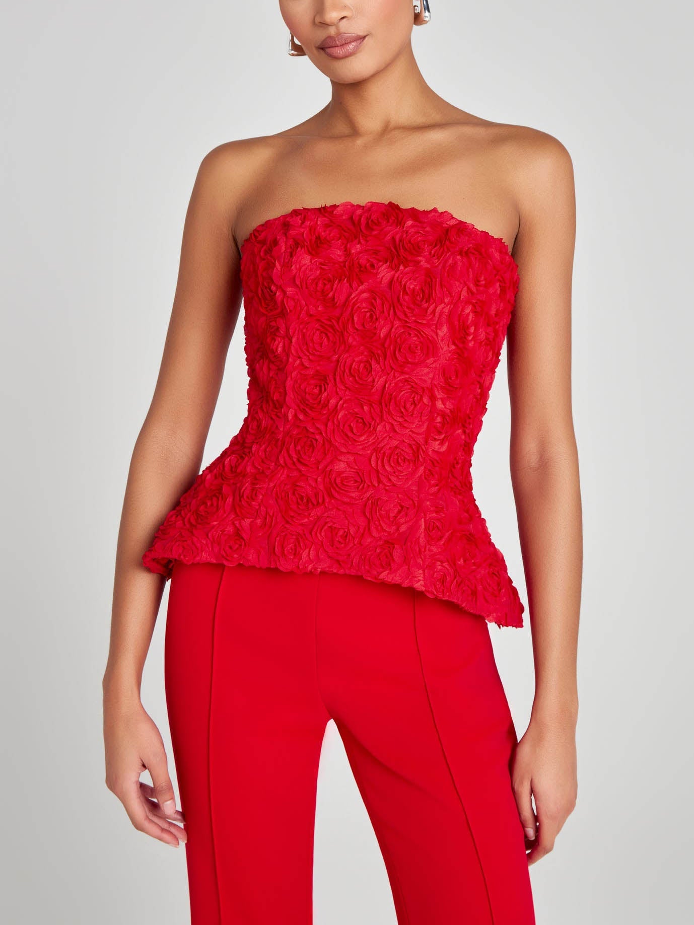 Elegantes schulterfreies Top mit Rosenblumenmuster