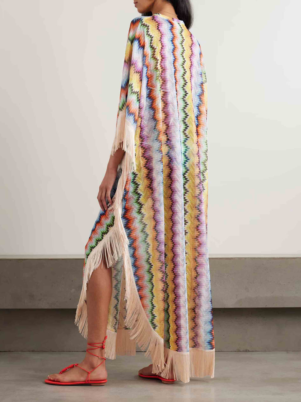 Exquisites mehrfarbiges Chevron-Fransen-Kaftan-Maxikleid