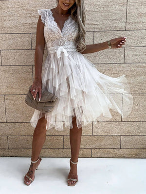 Sexy ärmelloses Partykleid mit V-Ausschnitt und Spitzenbesatz