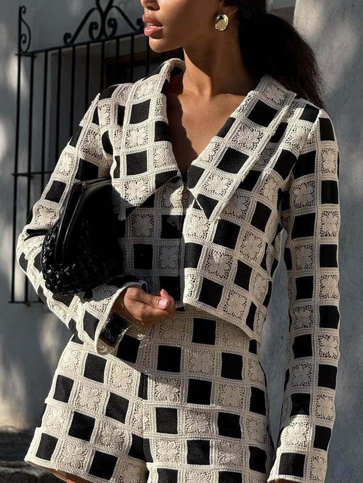Exquisite Langarmjacke mit Häkelgittermuster