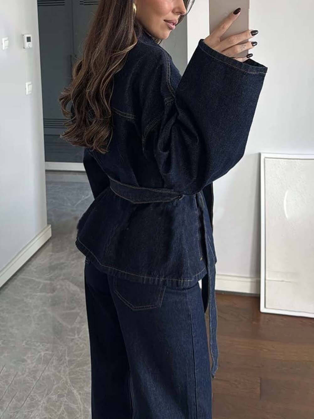 Jean droit taille haute en denim avec poches, style workwear classique