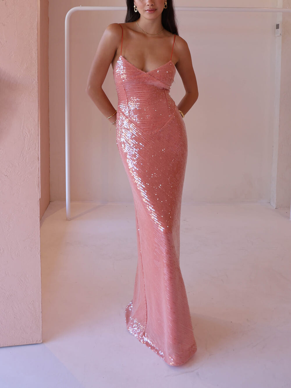 Exquisites und elegantes rückenfreies, figurbetontes Maxikleid mit Pailletten