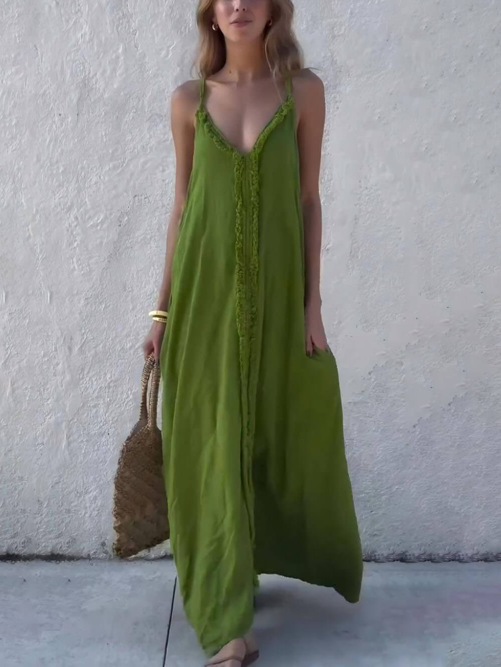 Robe longue à bretelles et col en V, moderne et unique, avec décoration en dentelle