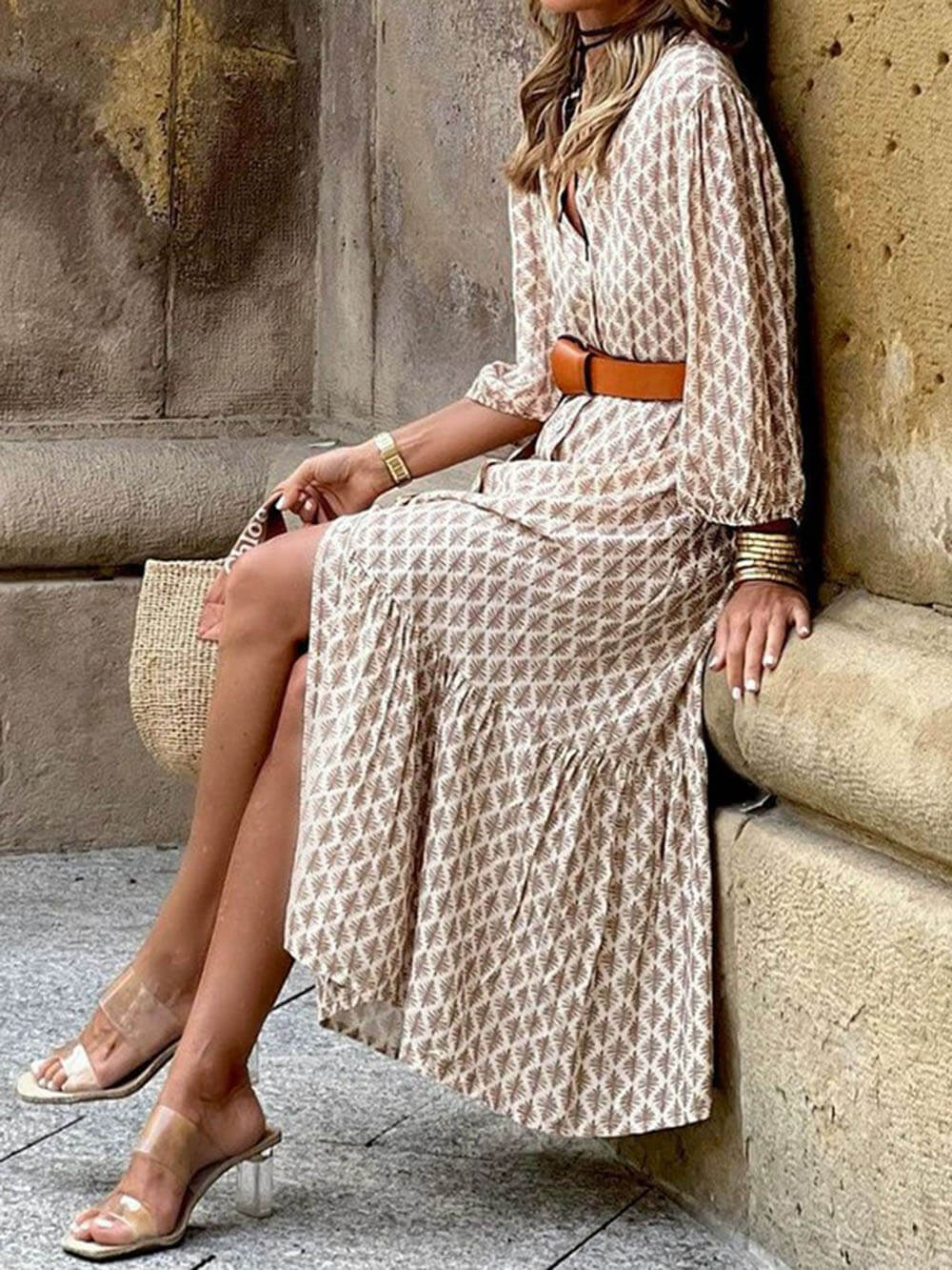 Einzigartiges Midikleid mit V-Ausschnitt und schlichtem Gürtel
