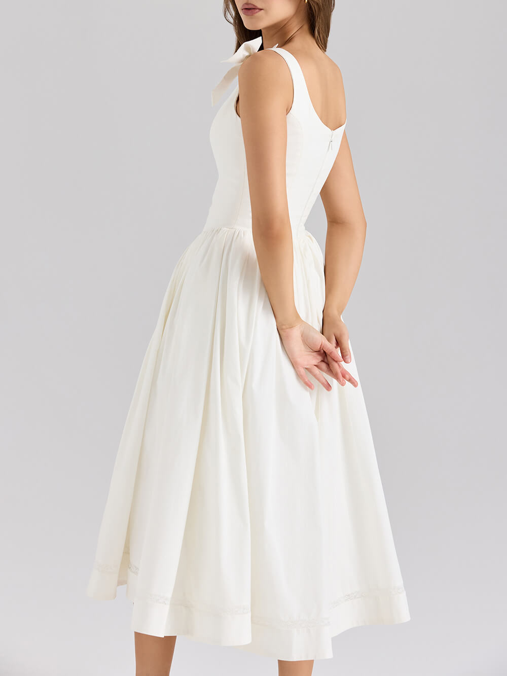 Robe mi-longue plissée à nœud drapé rétro