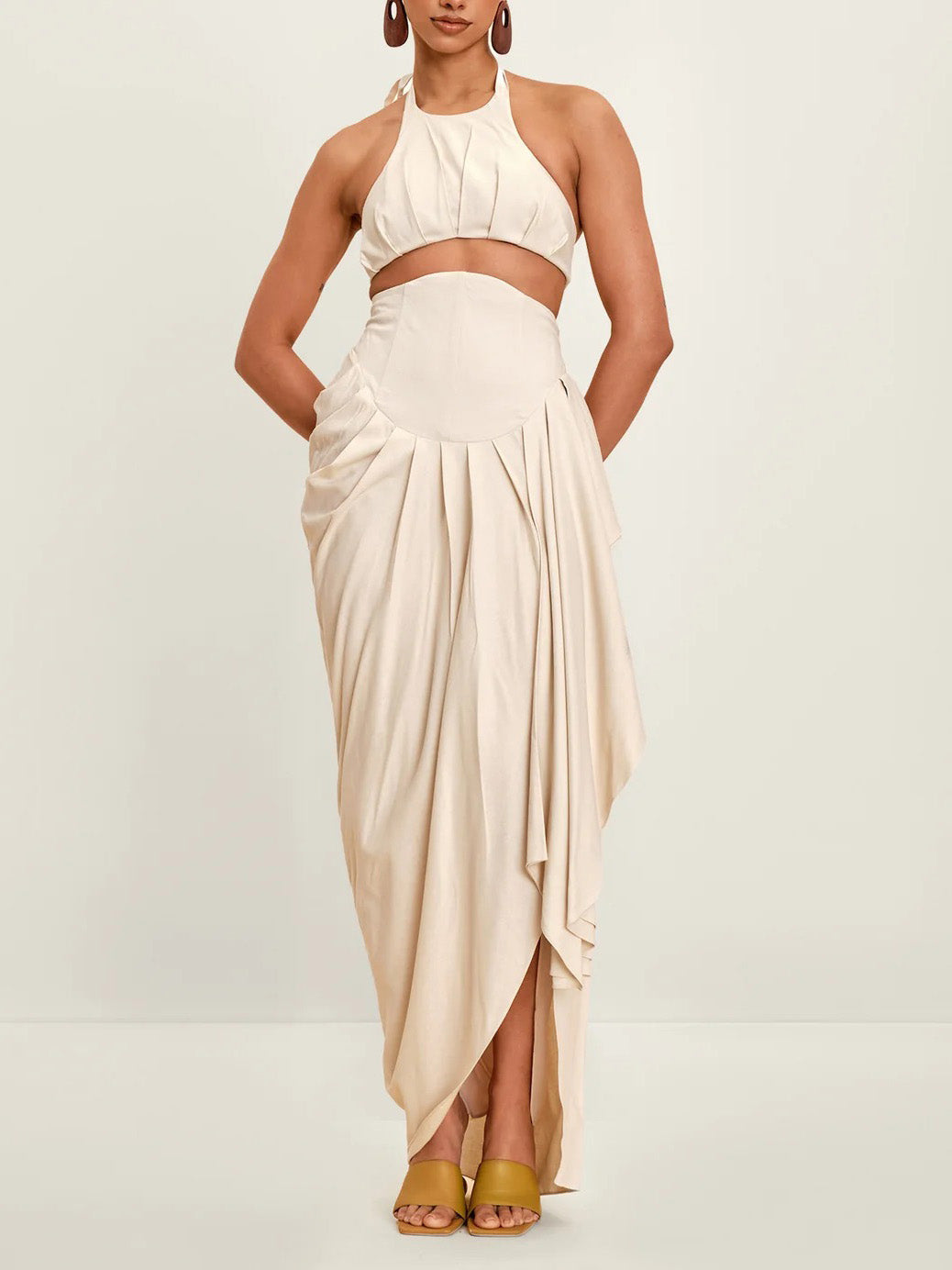 Zweiteiliges Set aus leger geschnittenem Crop-Top und Faltenrock