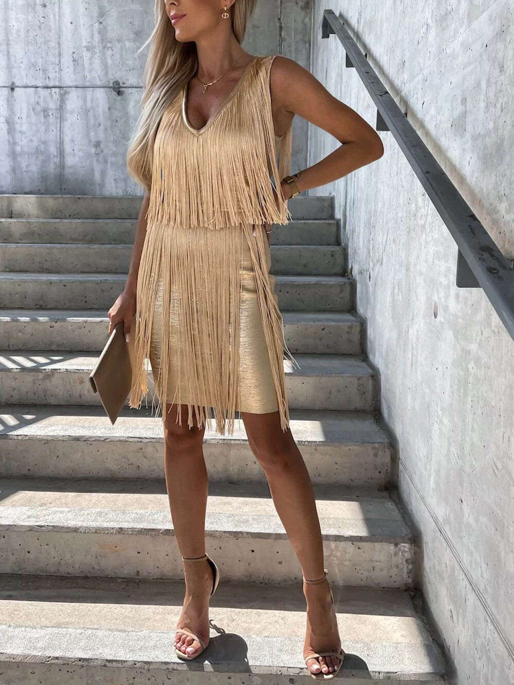 Sexy Slim Fit Minikleid mit V-Ausschnitt und Quasten an der Hüfte