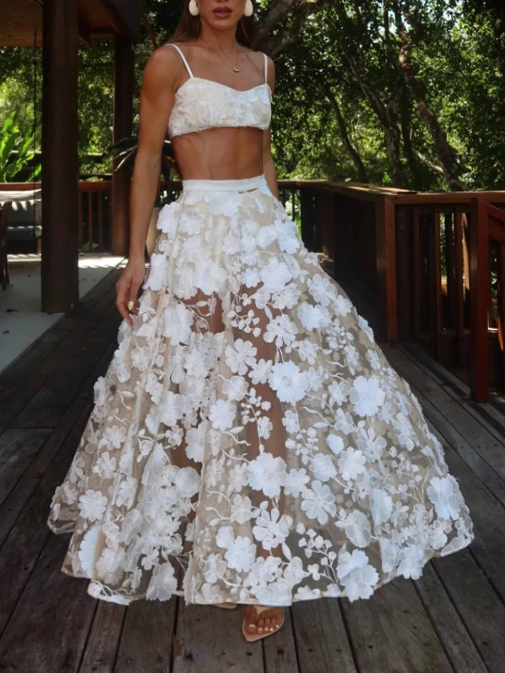 Haut bralette brodé de fleurs exquises