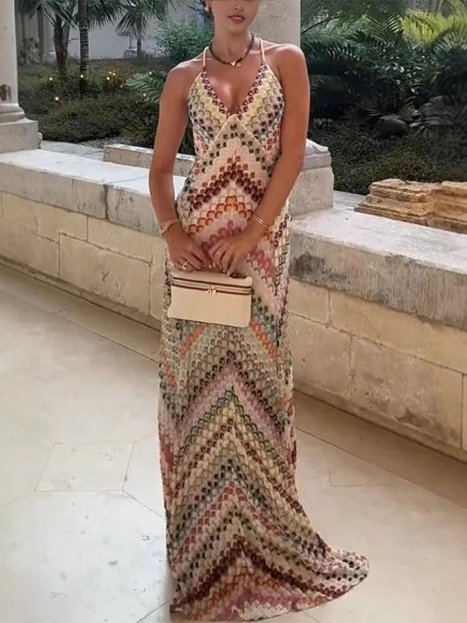 Robe longue unique en tricot coloré à chevrons et dos ouvert