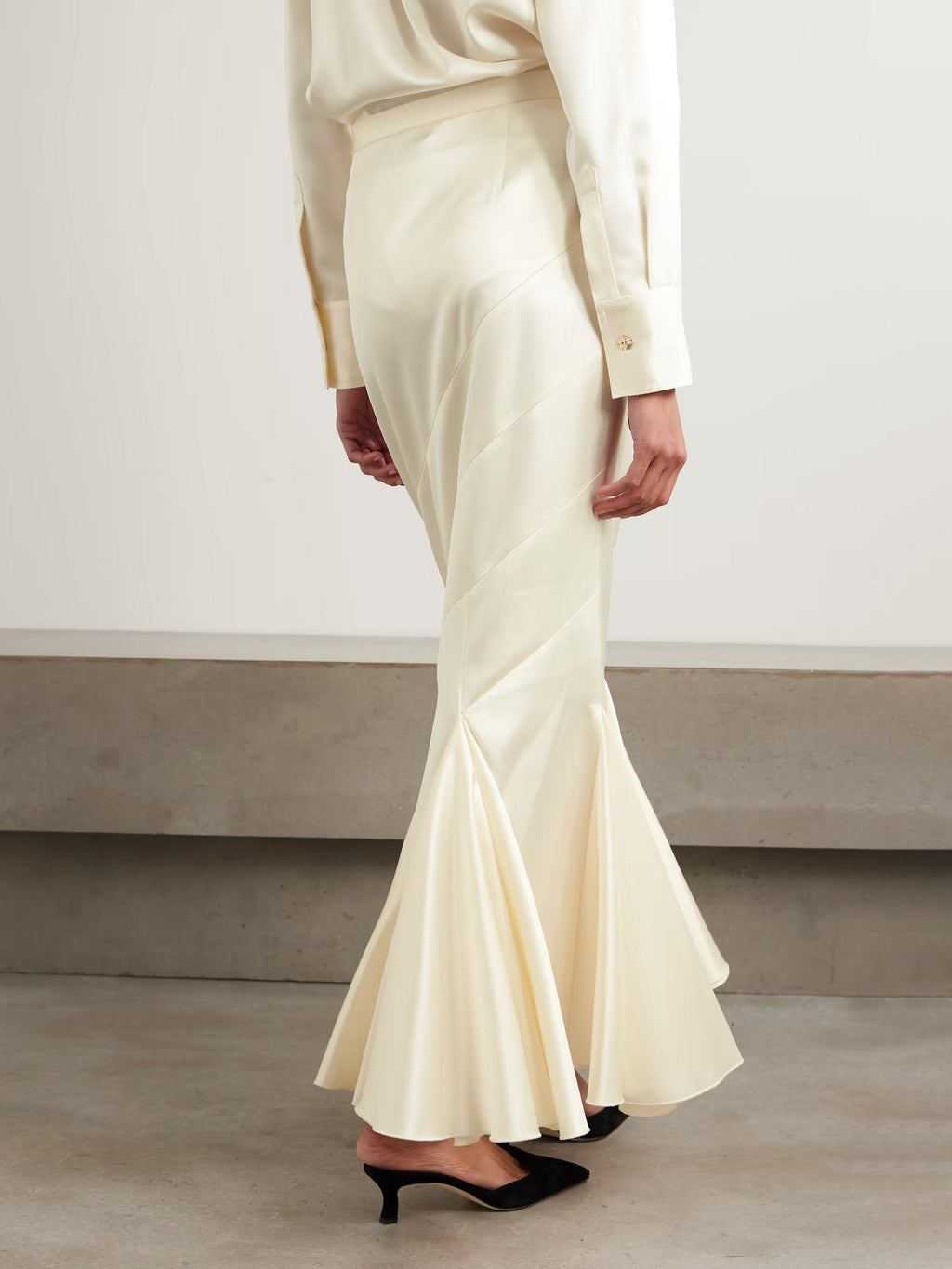 Jupe longue sirène plissée en satin élégante