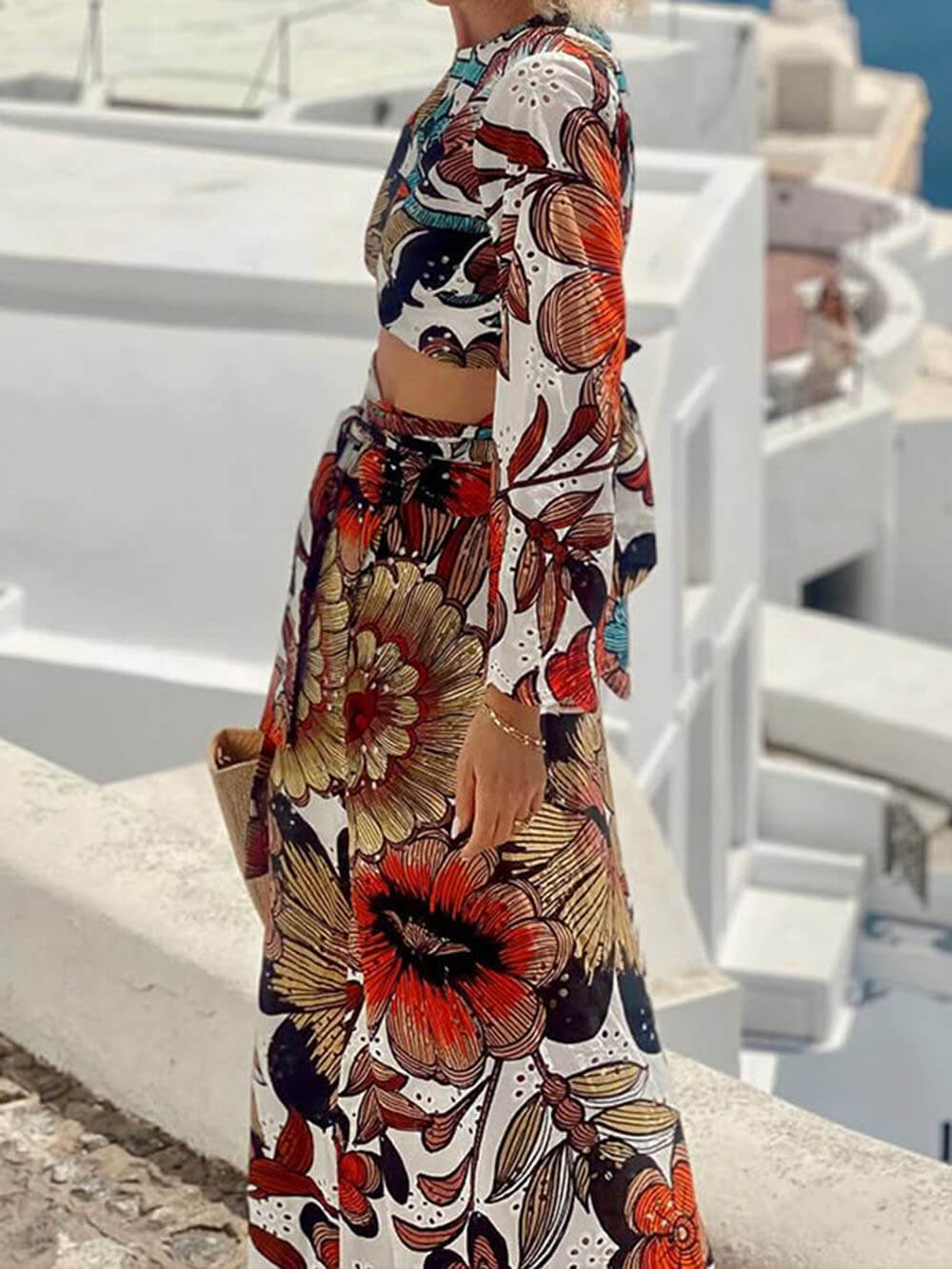 Robe longue à lacets et imprimé coloré unique, nombril nu