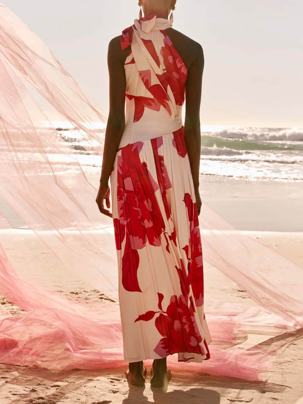 Elegantes, bedrucktes, rückenfreies Maxikleid aus Satin mit Rüschen