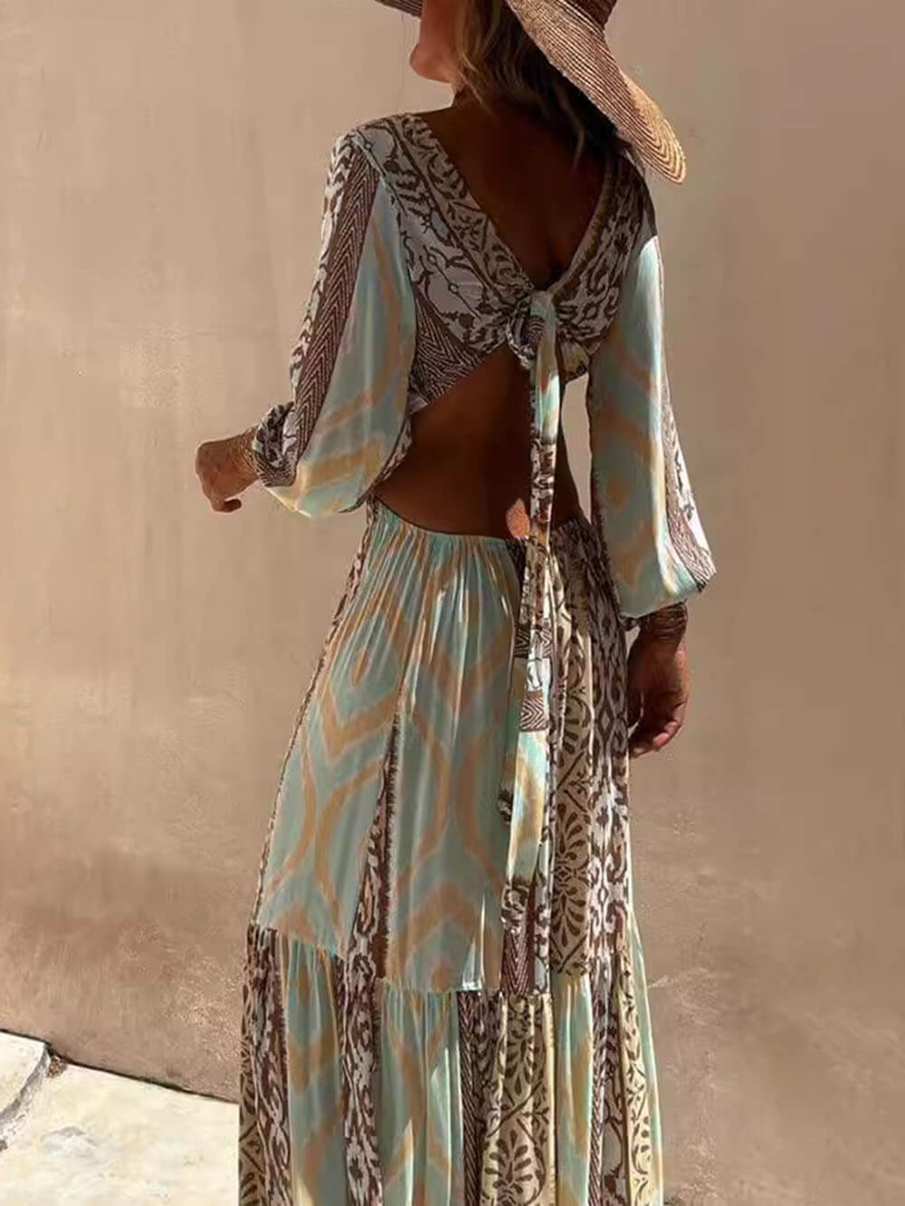 Robe unique à imprimé creux, col en V et ceinture nouée