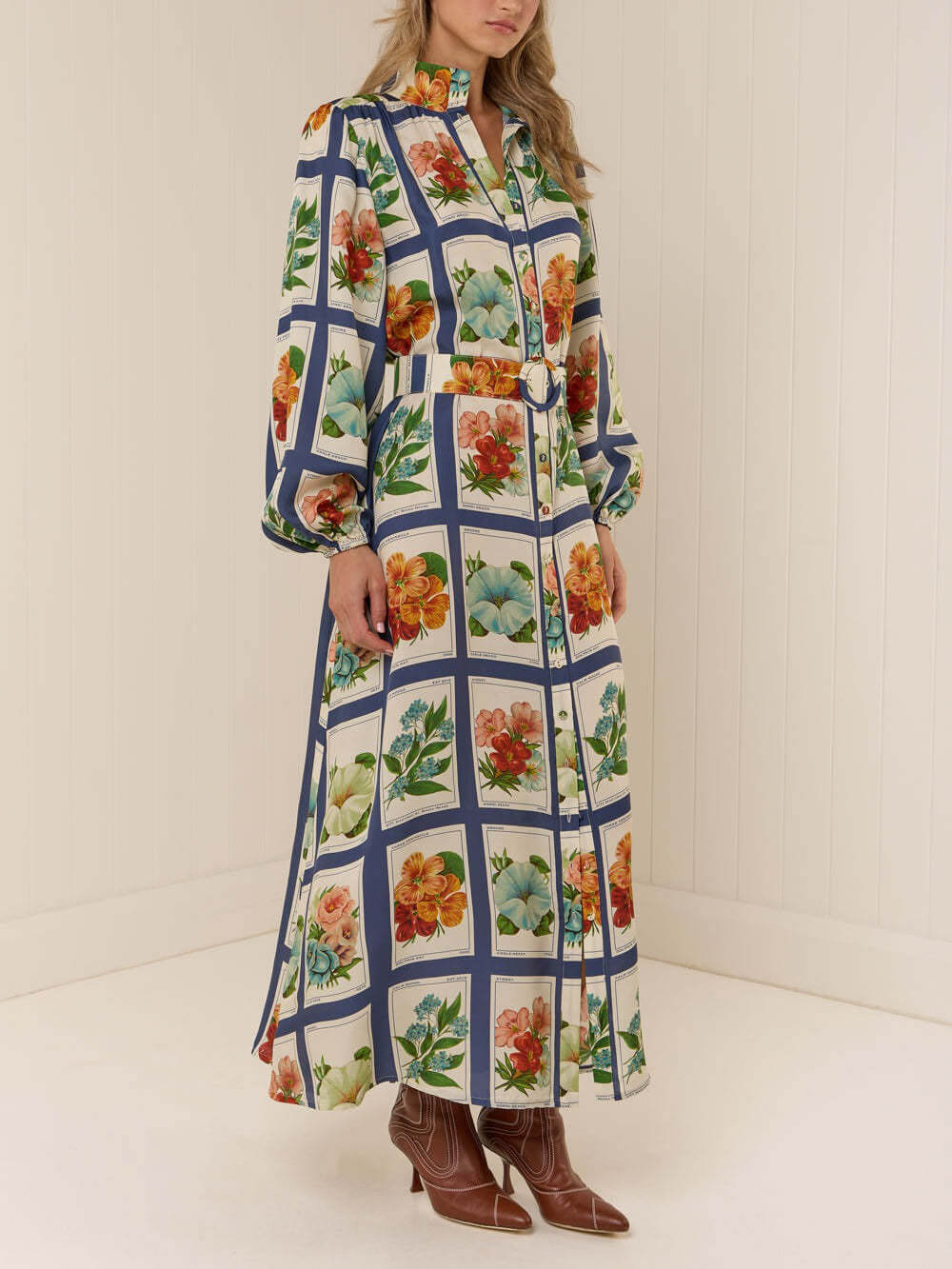 Lässig-schickes Maxikleid aus Leinen mit Bindegürtel