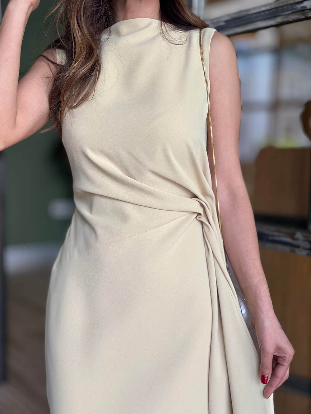 Robe longue plissée et fendue dans le dos, exquise et romantique