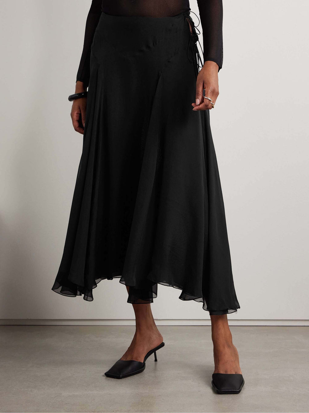 Exquisiter asymmetrischer Maxirock aus plissiertem Chiffon
