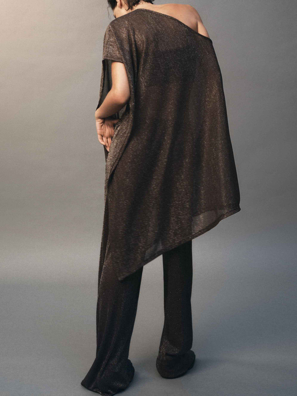 Ensemble deux pièces exquis avec pantalon châle asymétrique